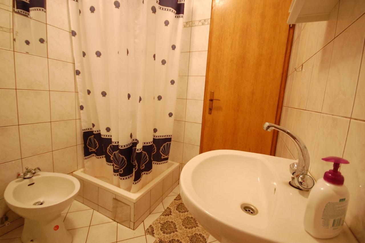 Apartment Ivan By El-Pi Tours Malinska Buitenkant foto
