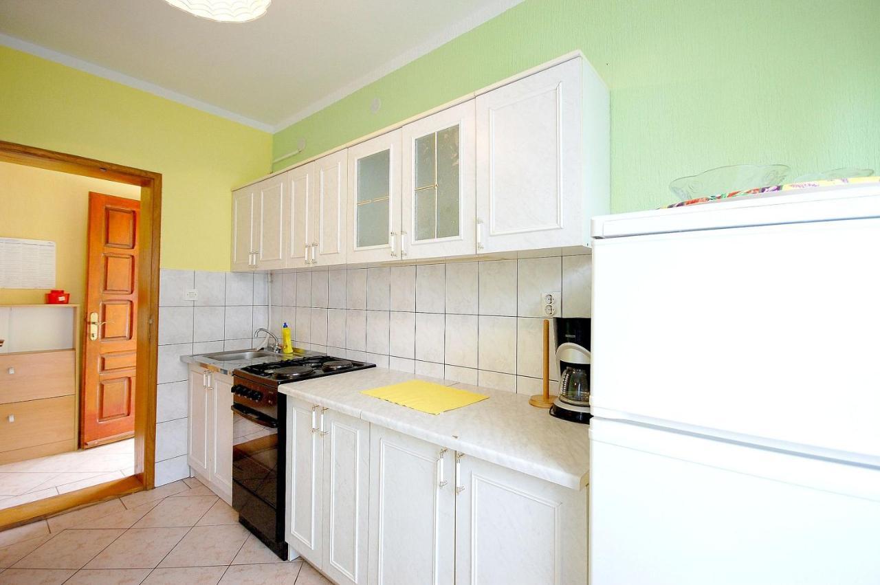 Apartment Ivan By El-Pi Tours Malinska Buitenkant foto