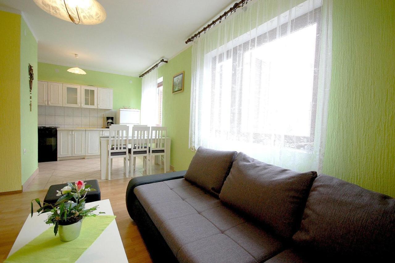 Apartment Ivan By El-Pi Tours Malinska Buitenkant foto