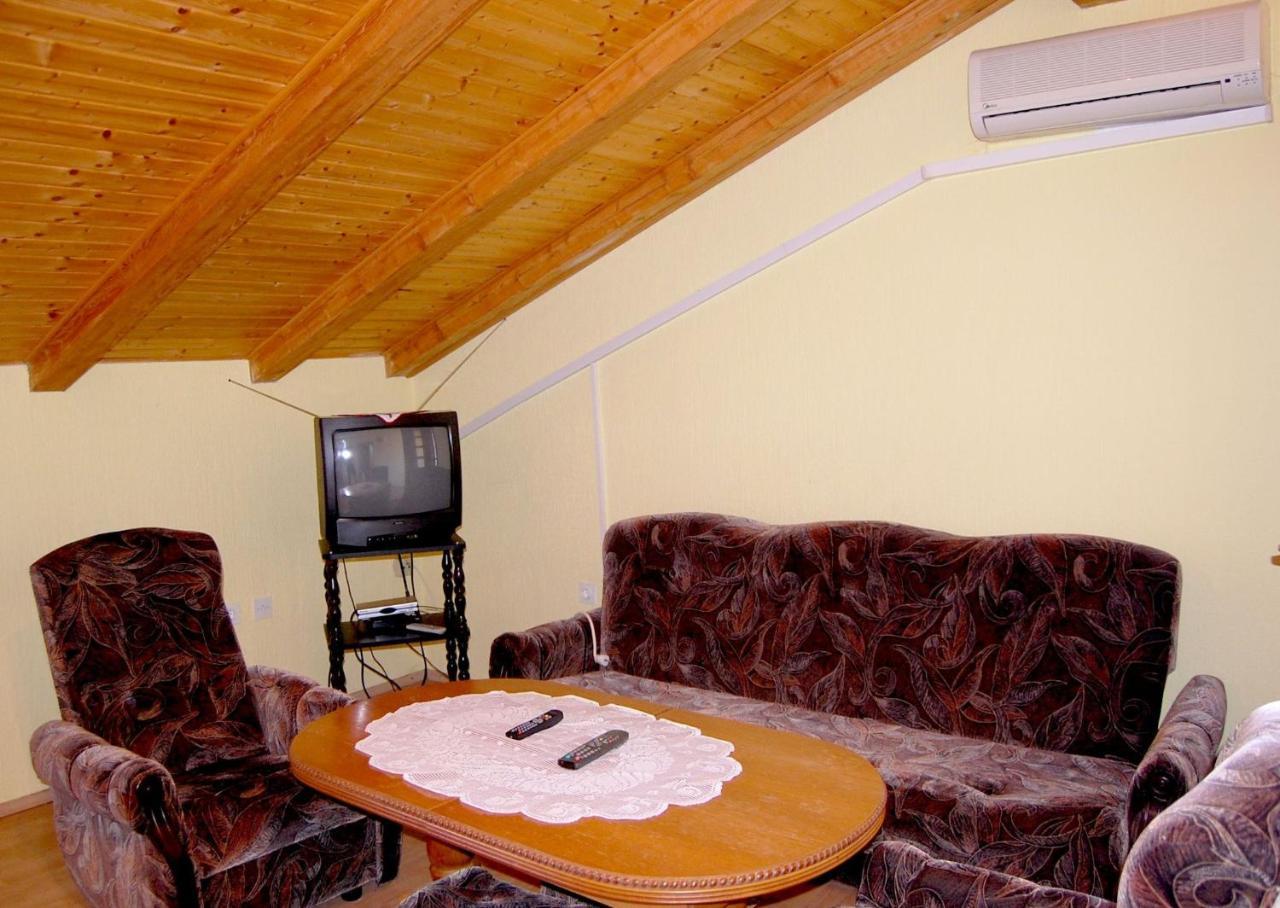 Apartment Ivan By El-Pi Tours Malinska Buitenkant foto